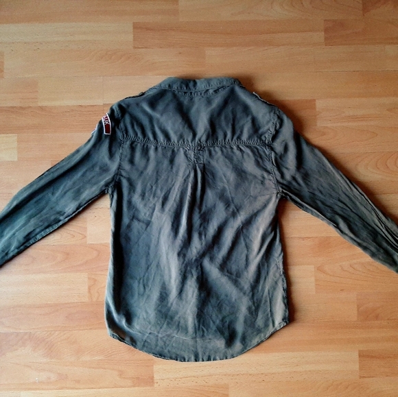 American Eagle Light Blouse - Picture 3 of 3